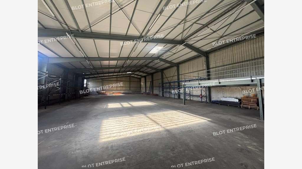 A vendre locaux d'activités 850m² à Châteaubriant