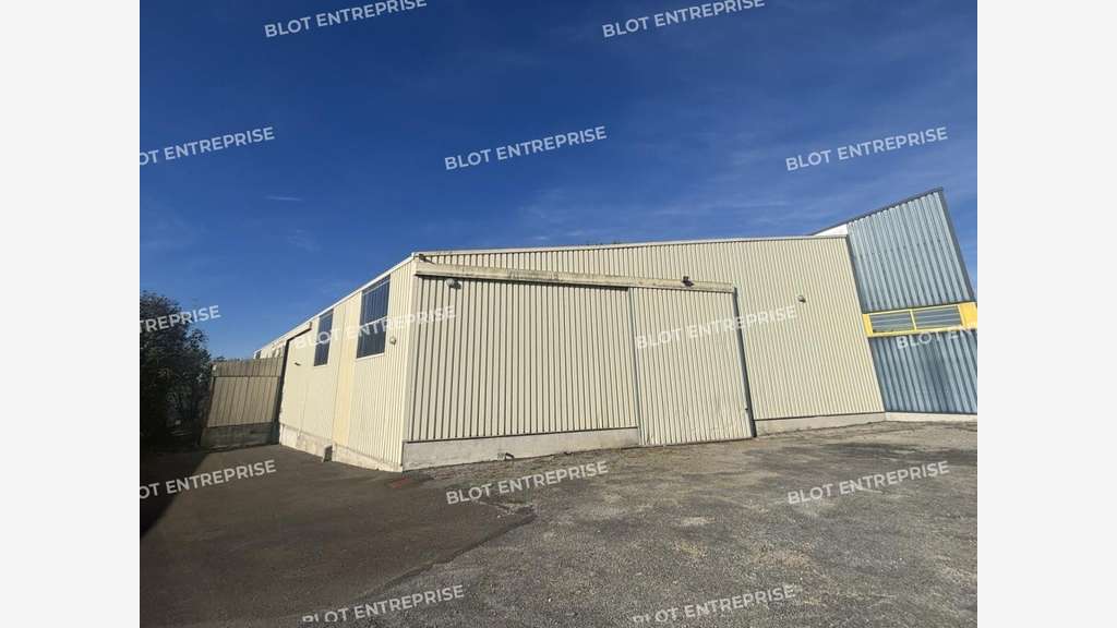 A vendre locaux d'activités 850m² à Châteaubriant
