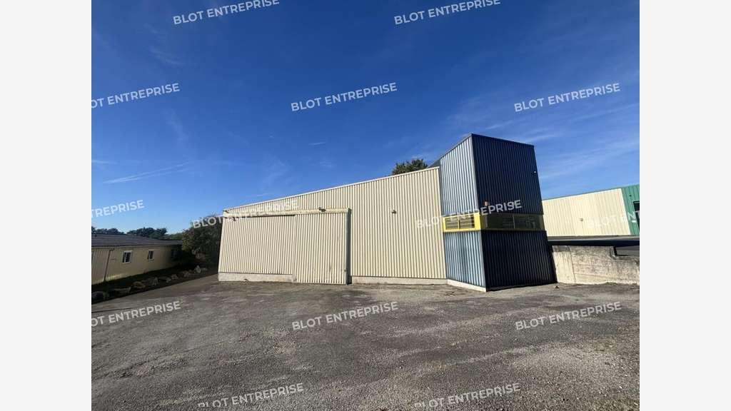 A vendre locaux d'activités 850m² à Châteaubriant
