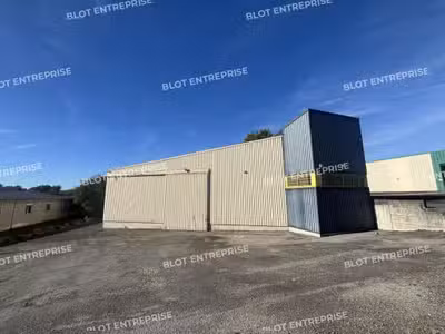 À VENDRE - LOCAUX D'ACTIVITÉS - 850 M² - CH