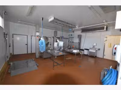 À vendre – Local agroalimentaire de 802 m² à Chât