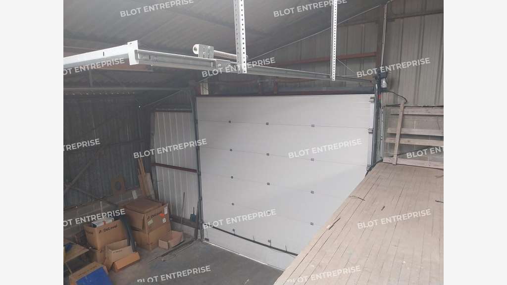 AV local d'activités 1673m² à Châteauneuf-du-Faou