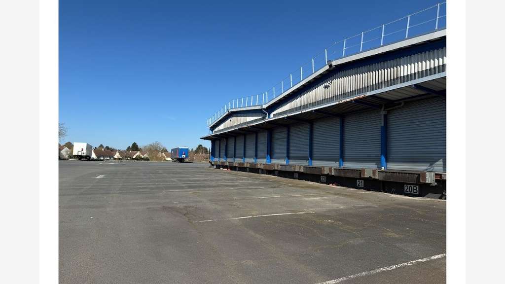 À vendre entrepôt 2847m² sur 2ha à Châteauroux  