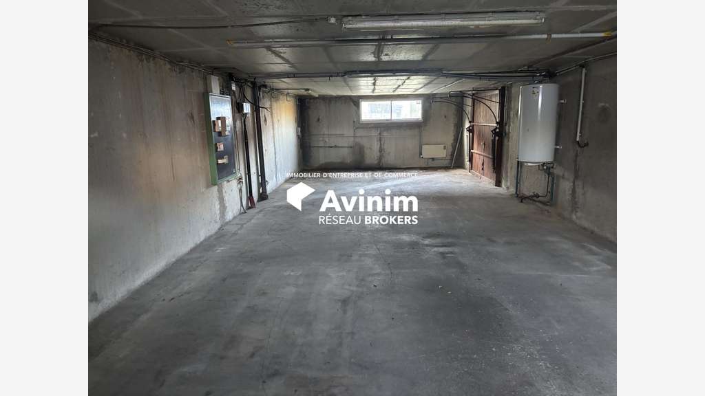 Local multi activités 775m² à Châtillon-le-Duc