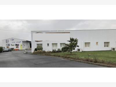 À vendre – Local Industriel de 3 300 m² à Chât