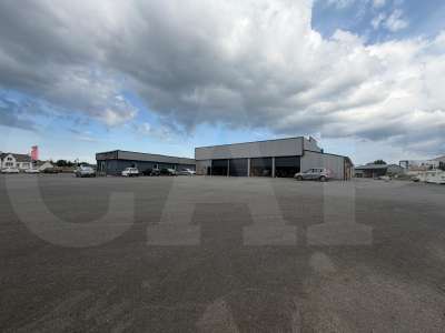Vente local d'activité bureaux 880m² à Coëtmieux