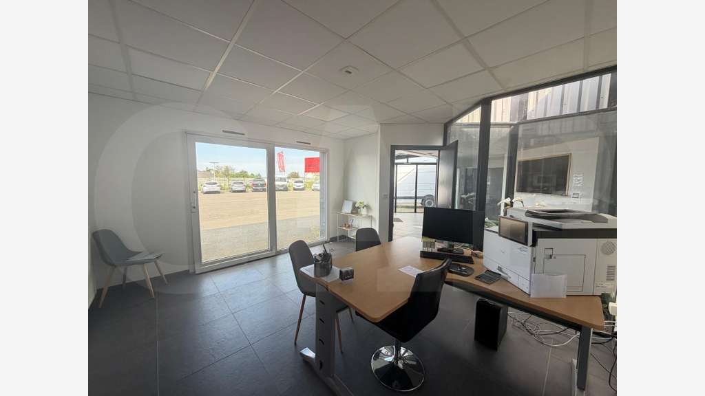 Vente local d'activité bureaux 880m² à Coëtmieux