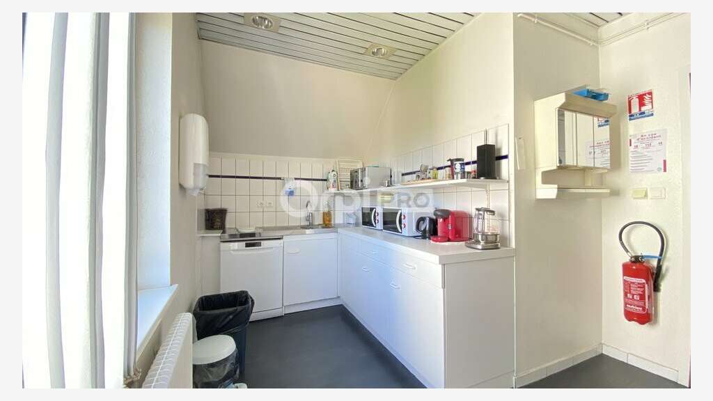 Local d'activité 1140m² à vendre à Colmar 