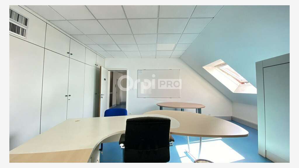Local d'activité 1140m² à vendre à Colmar 