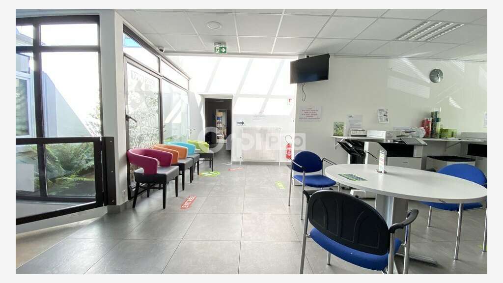 Local d'activité 1140m² à vendre à Colmar 
