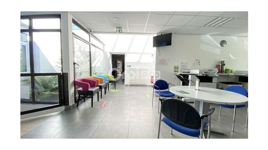 Local d'activité 1140m² à vendre à Colmar 