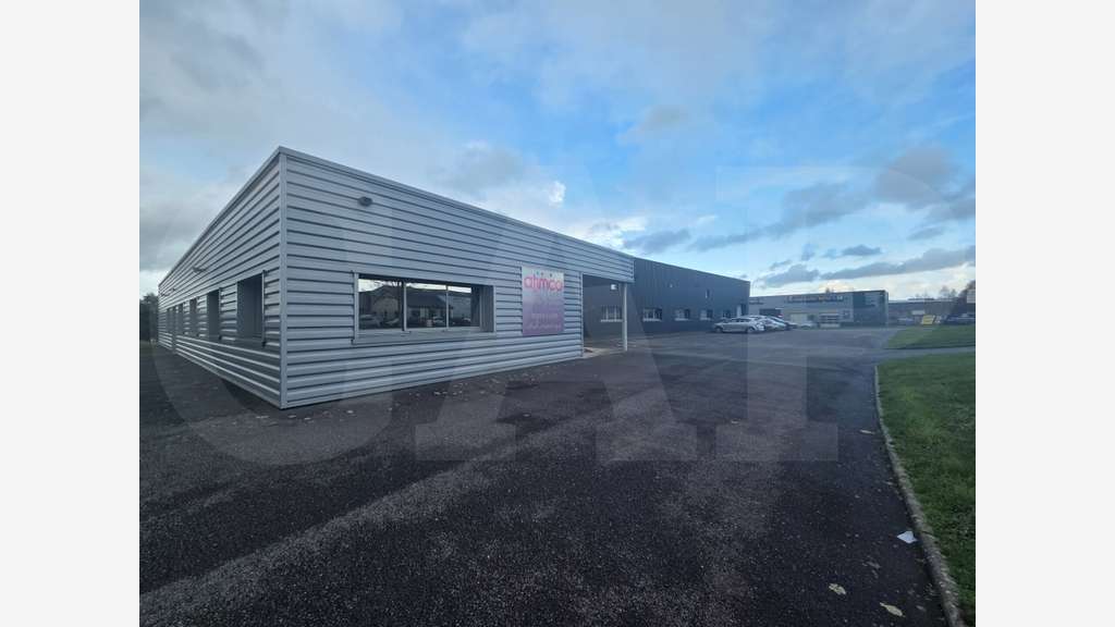 AV local d’activité 1263m² empl strat Combourg