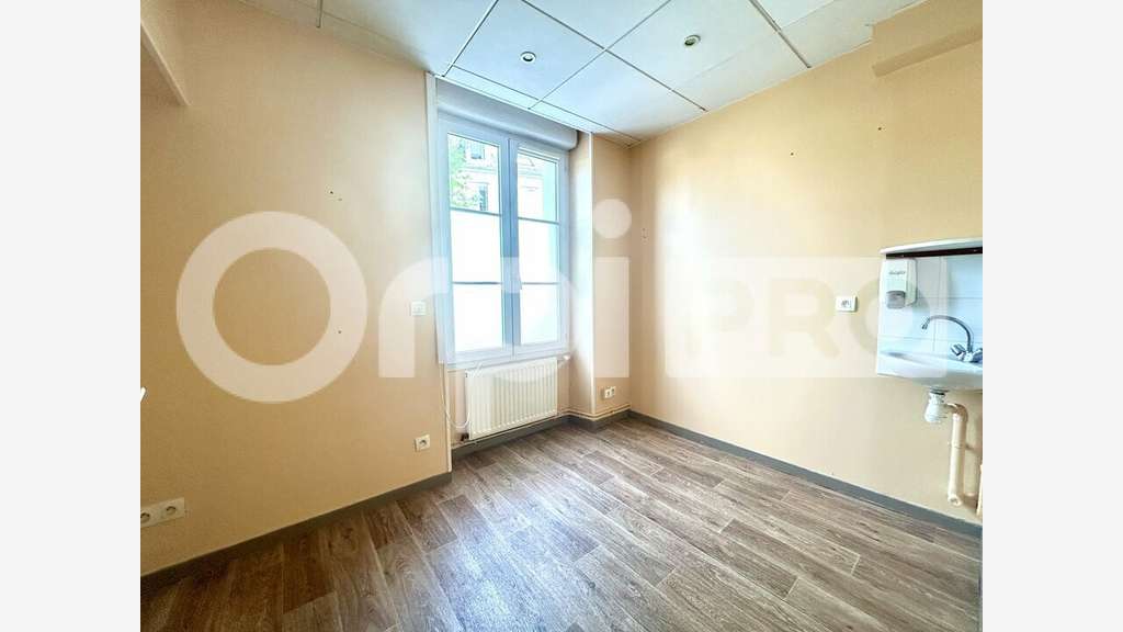 A vendre locaux pro 138m² à Compiègne centre ville