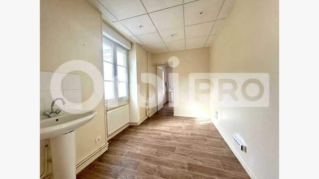 A vendre locaux pro 138m² à Compiègne centre ville