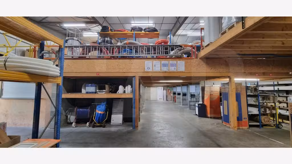 A vendre bâtiment d’activité 1 024m² à Corps-Nuds
