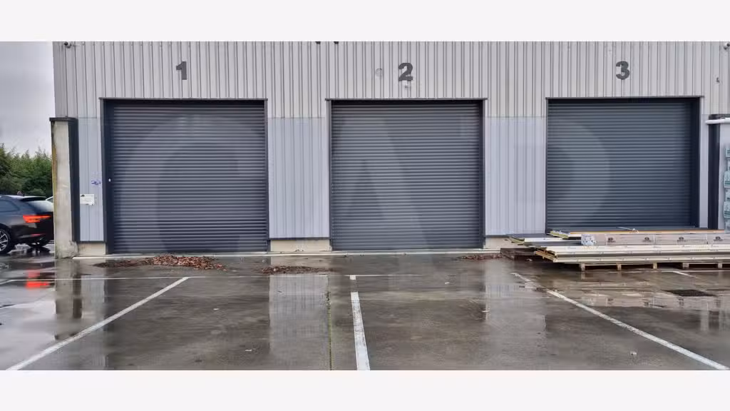 A vendre bâtiment d’activité 1 024m² à Corps-Nuds
