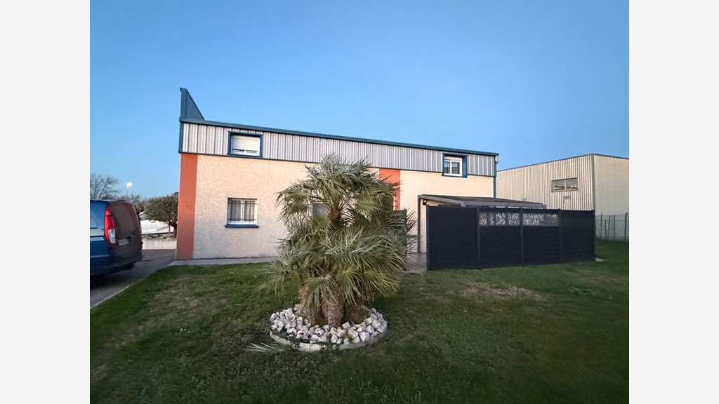Vente bâtiment 317m² en ZI à Crémieu