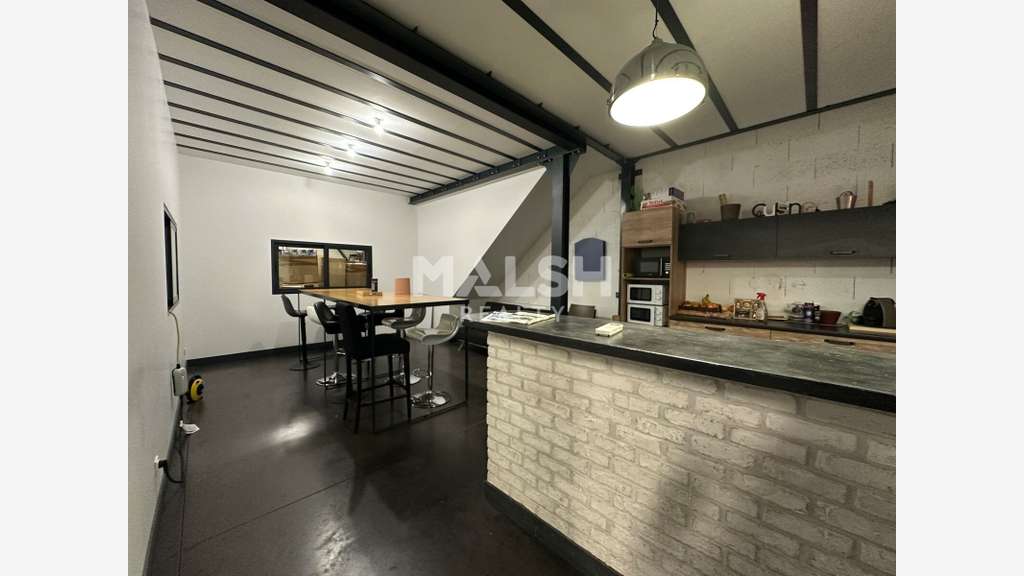Local mixte 513m² à vendre à Décines-Charpieu