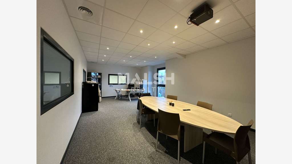 Local mixte 513m² à vendre à Décines-Charpieu