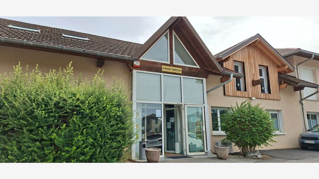 Local médical  52m² Maison Médicale à Drumettaz