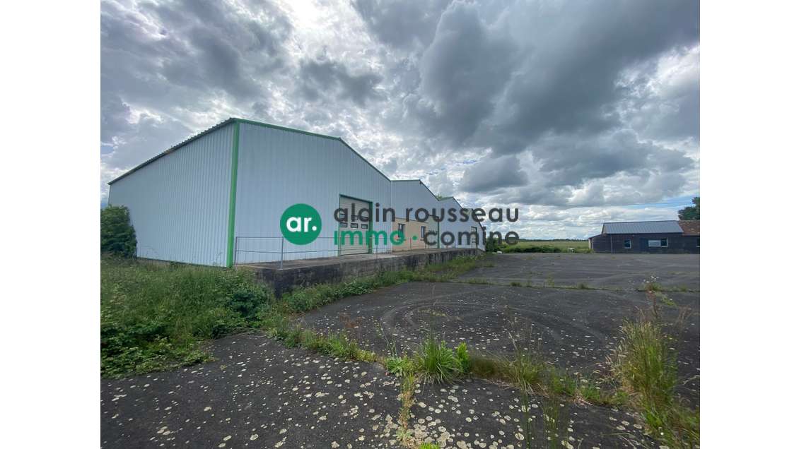 Vente entrepôt 1000m² sur 3140m² à Durtal