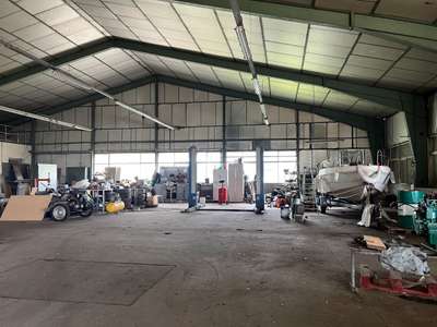 A vendre locaux d'activités de 2 642m² à Egletons