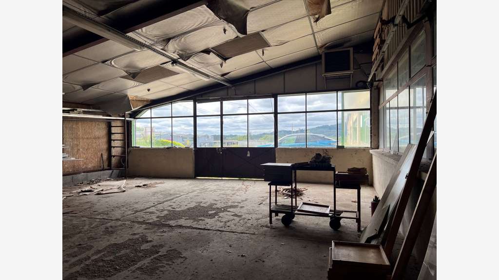 A vendre locaux d'activités de 2 642m² à Egletons