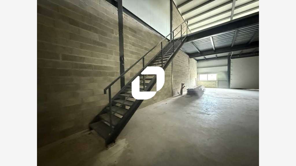 Vente Local d'activité 252m² Ennery