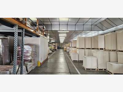 À vendre – Locaux industriels de 5 097 m² à Entr