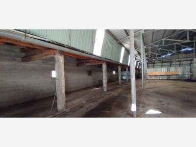 AV grande grange 1500m² à Espeyroux