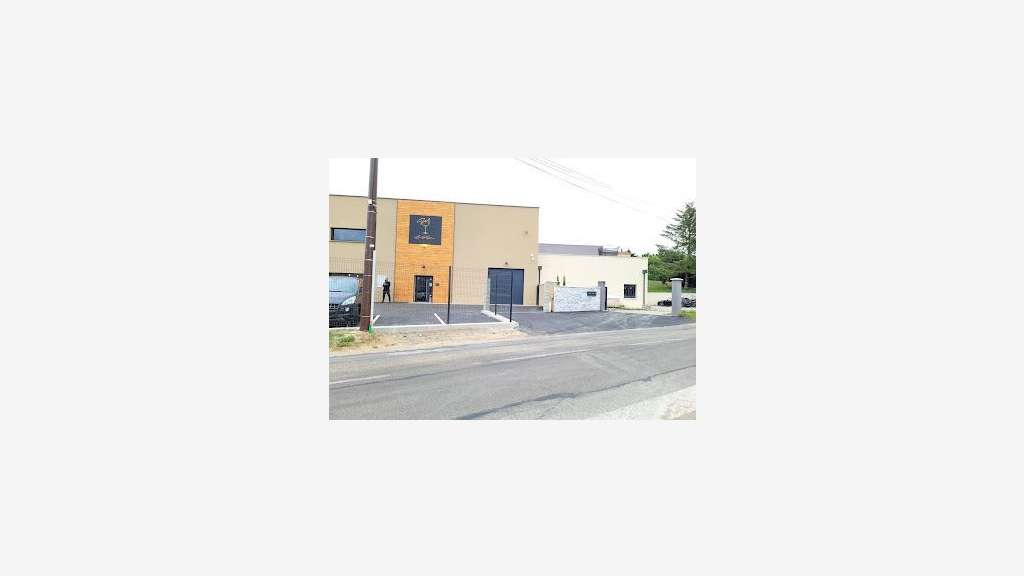 Vente murs toute activité 344m² terrain 1519m²