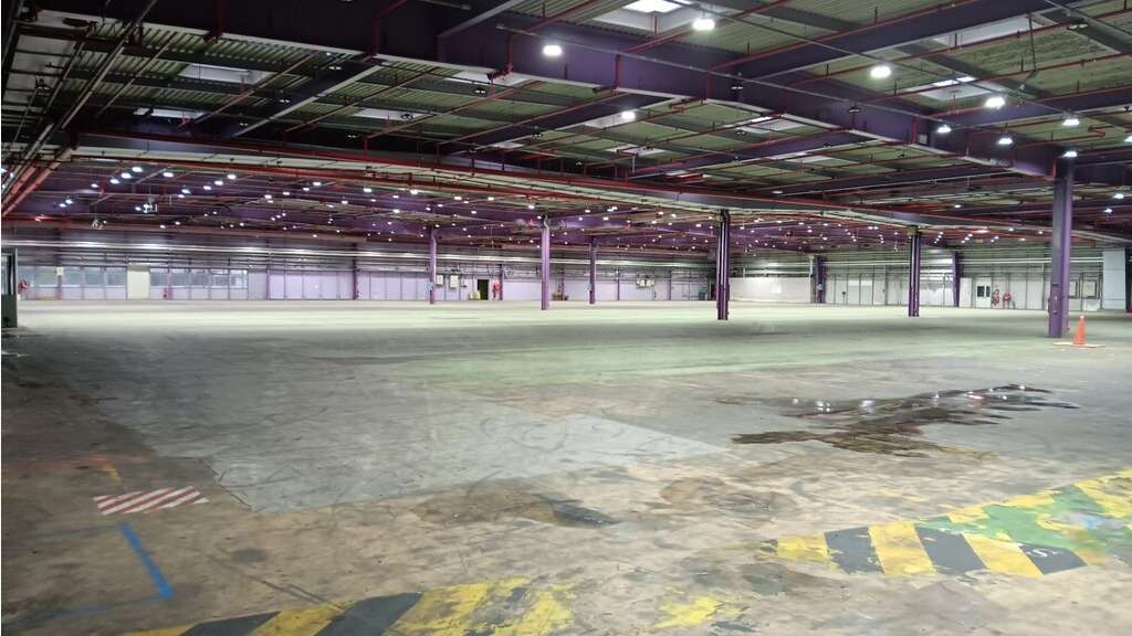Vente entrepôt à la découpe site industriel Évreux