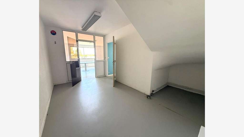 Vente local Industriel / bâtiment 1500m² à Évreux