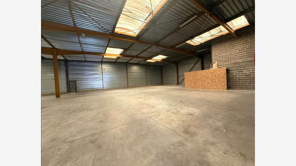Vente local Industriel / bâtiment 1500m² à Évreux