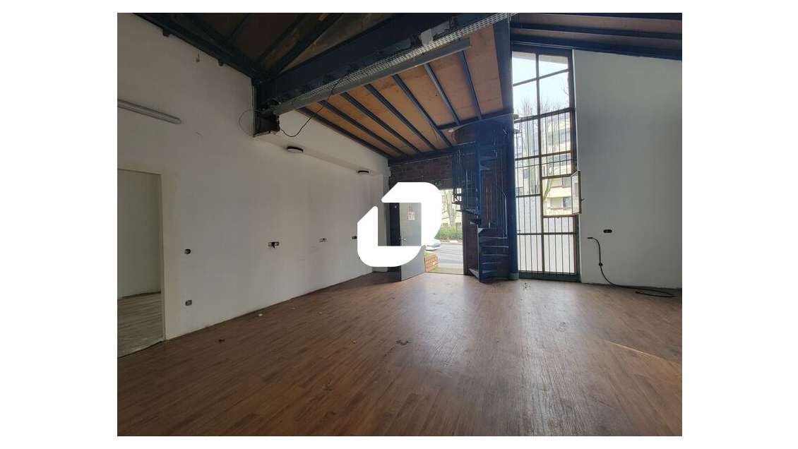 Vente Local d'activité 140m² Evry courcouronnes