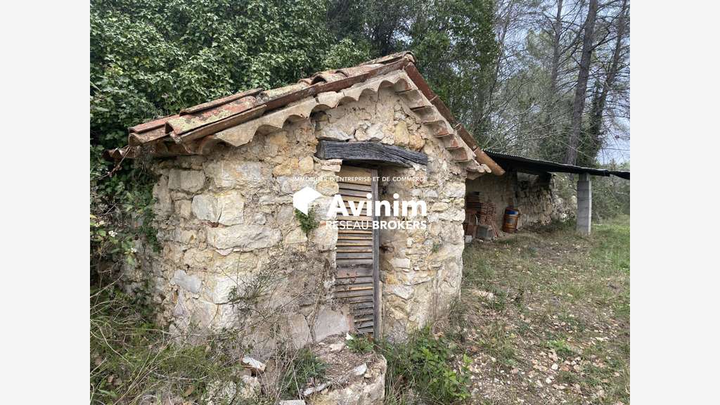Exploitation de 10,8 hectare avec dépendence  
