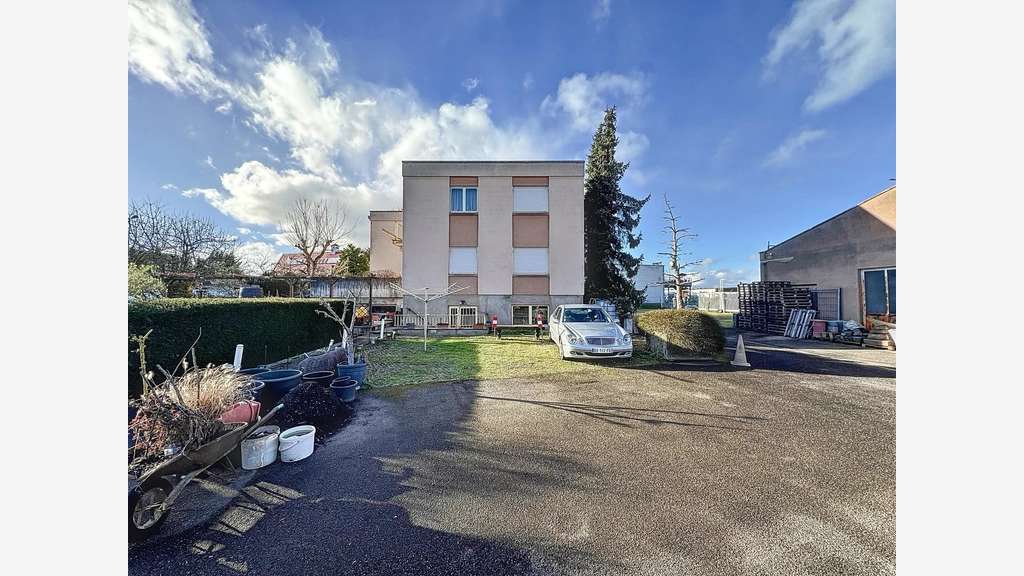 AV local industriel + hab sur 57 ares à Fegersheim