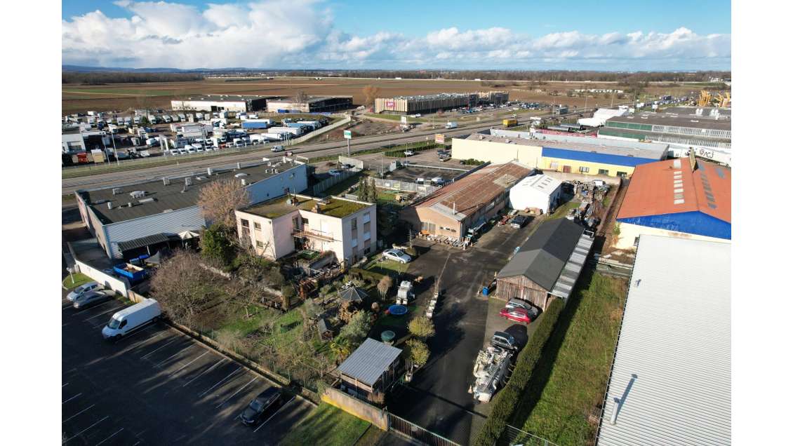 AV local industriel + hab sur 57 ares à Fegersheim