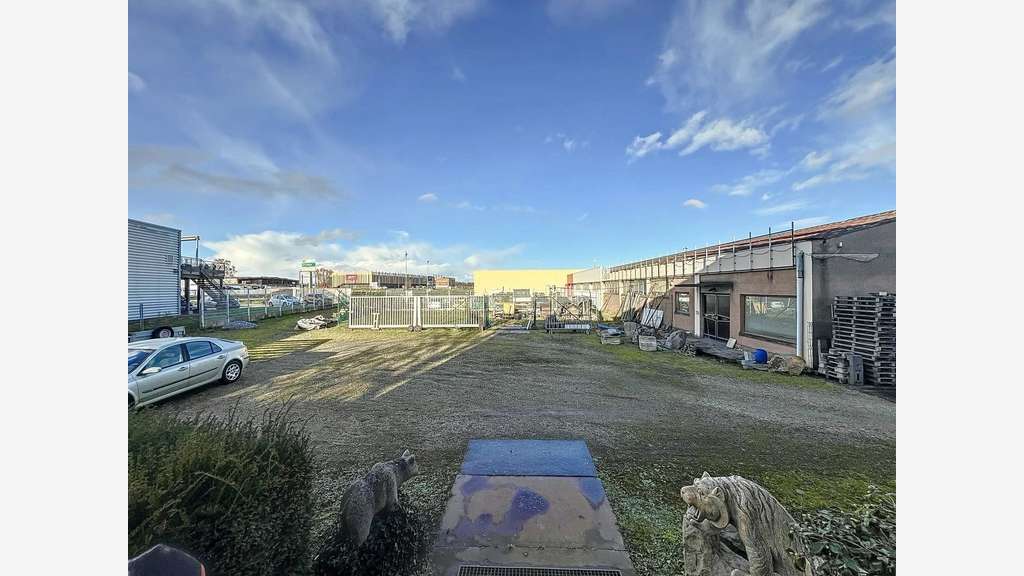 AV local industriel + hab sur 57 ares à Fegersheim