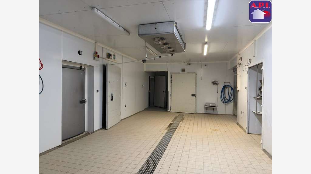 AV bâtiment d'activités 795m² Ferrières-sur-Ariège
