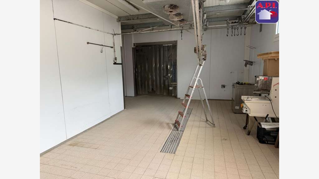 AV bâtiment d'activités 795m² Ferrières-sur-Ariège