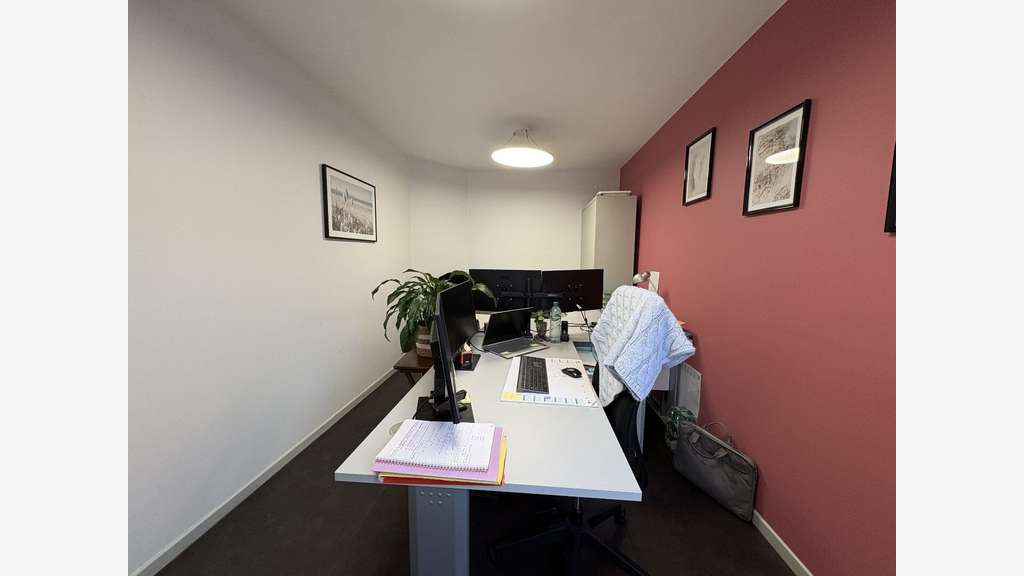 Bureaux neufs de plain-pied-Parking