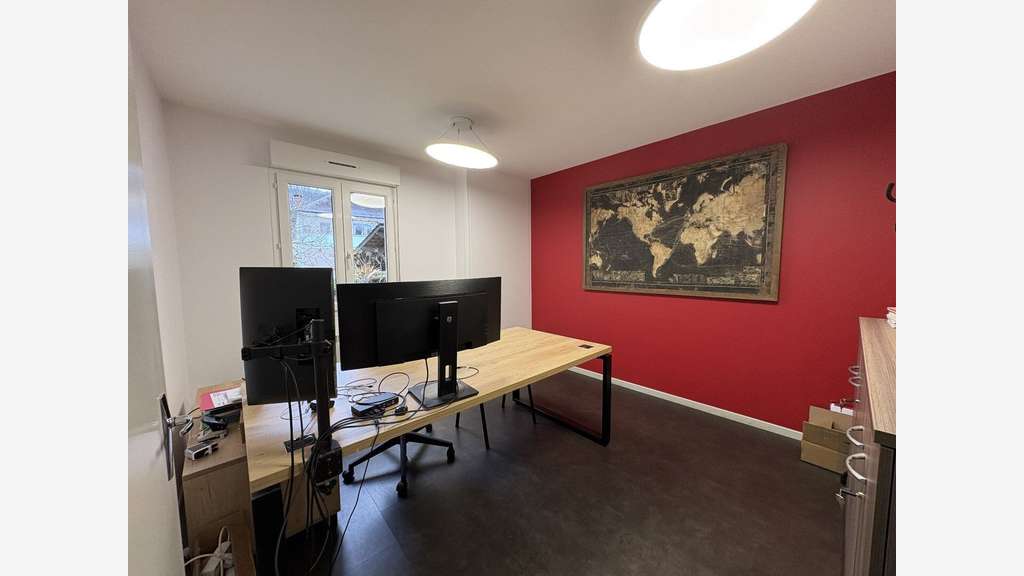 Bureaux neufs de plain-pied-Parking