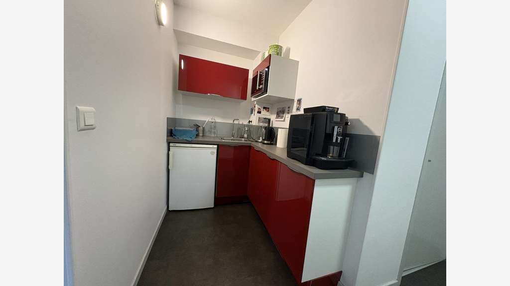 Bureaux neufs de plain-pied-Parking