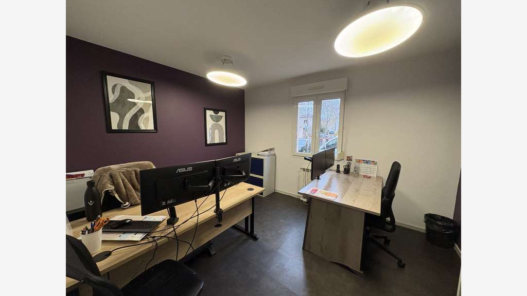 Bureaux neufs de plain-pied-Parking