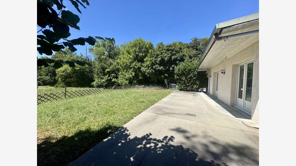 Vente local commercial et maison à Fillières