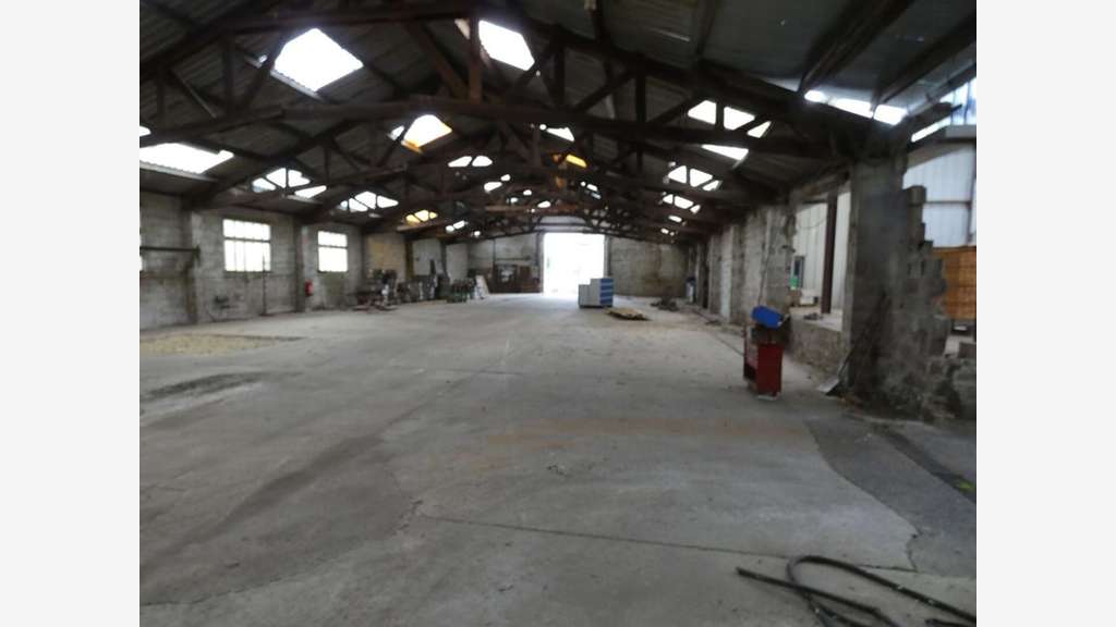 Vente entrepôt 4000m² sur 3ha proche de Flers