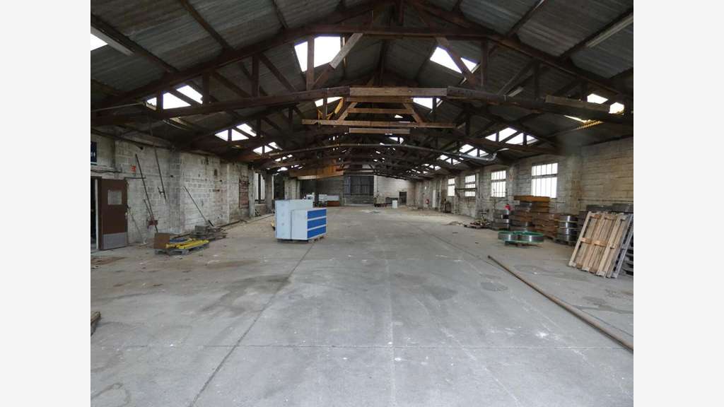 Vente entrepôt 4000m² sur 3ha proche de Flers