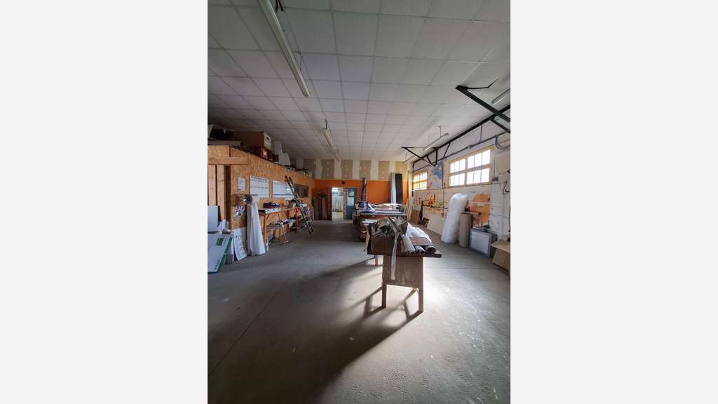 FLERS - Emplacement stratégique avec ensemble 