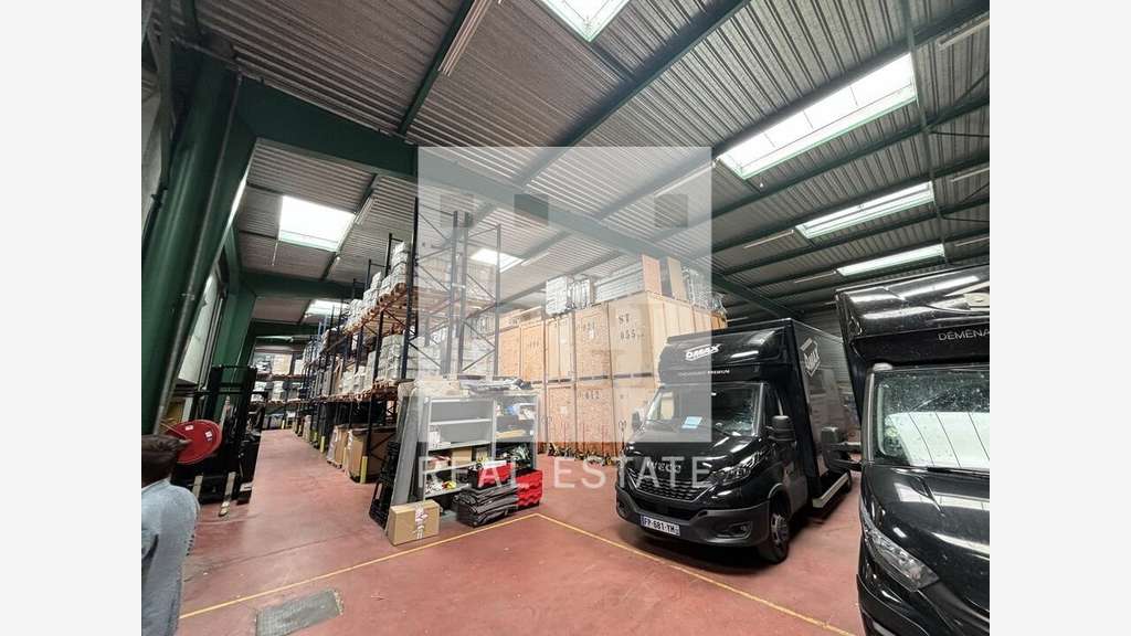 AV local d'activité 210m² proche Rocade à Genas  